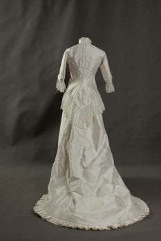 Suknia ślubna 1880r-6